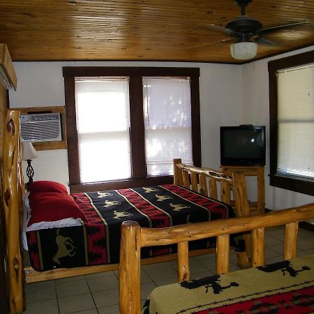 River Front Motel Bandera Extérieur photo